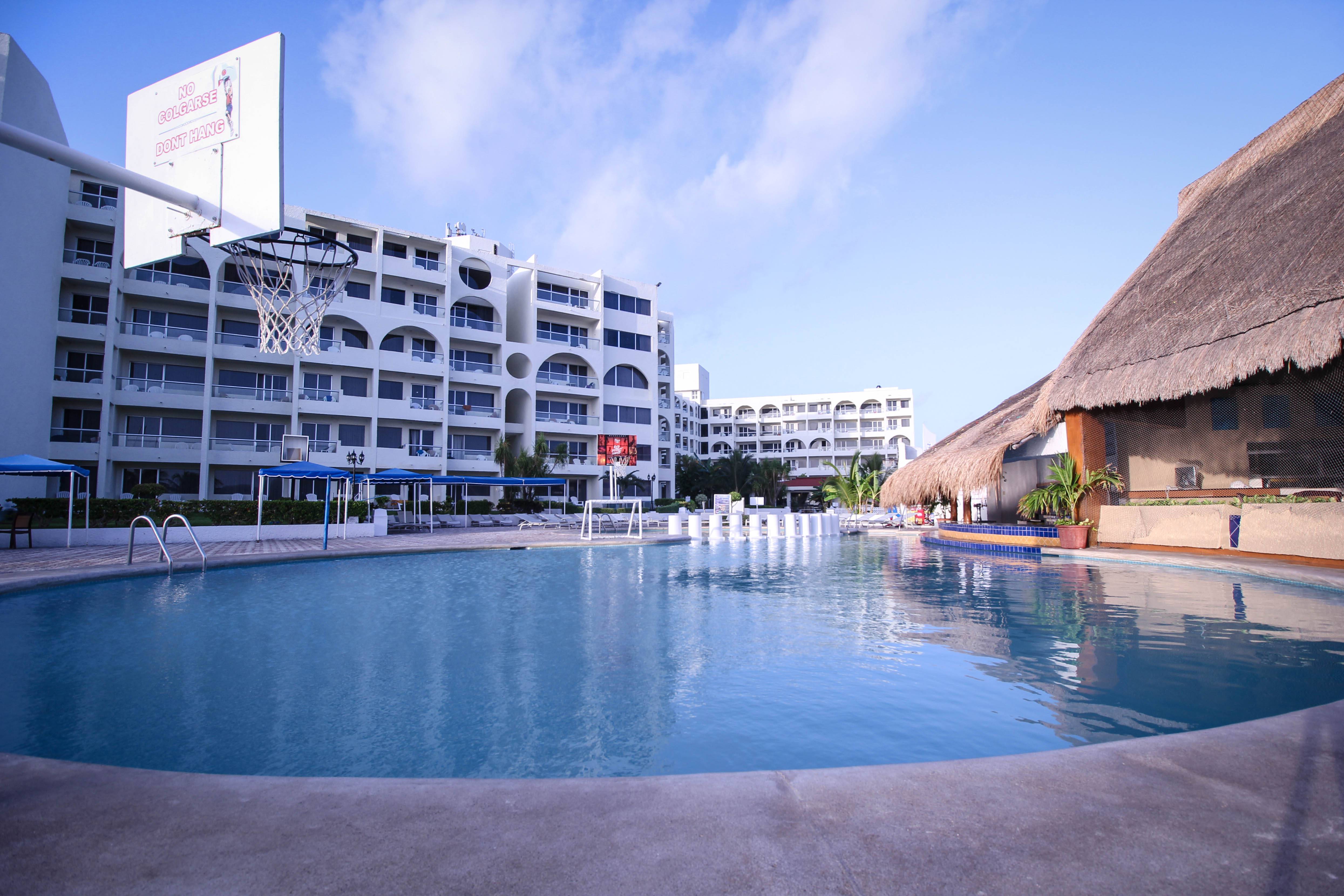 Aquamarina Beach Hotel Cancún